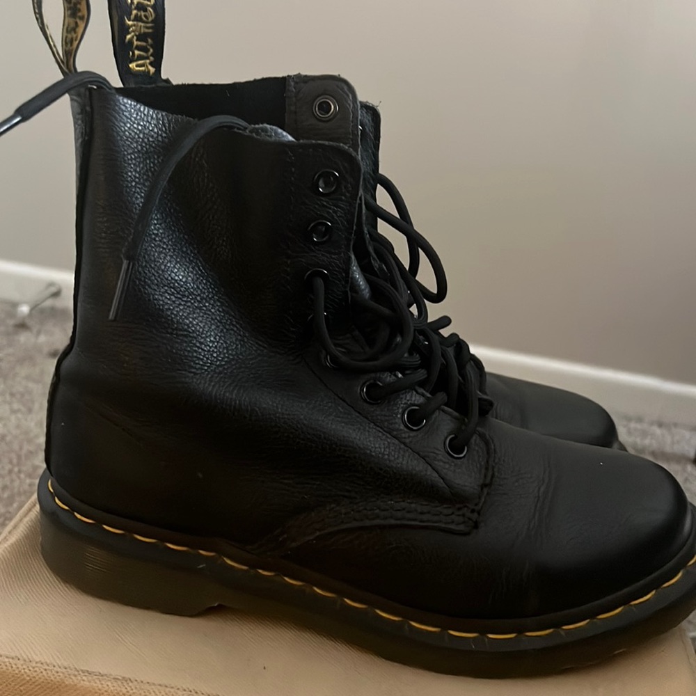 Black soft leather Dr.Marten size 8